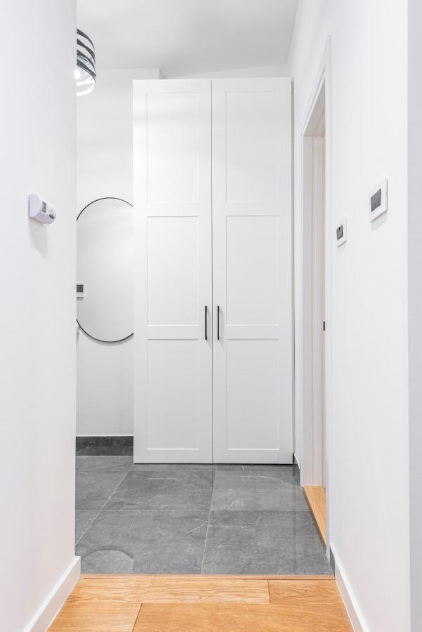 Vertigo One Bedroom Apartment-Free Private Parking Novi Sad Exterior foto